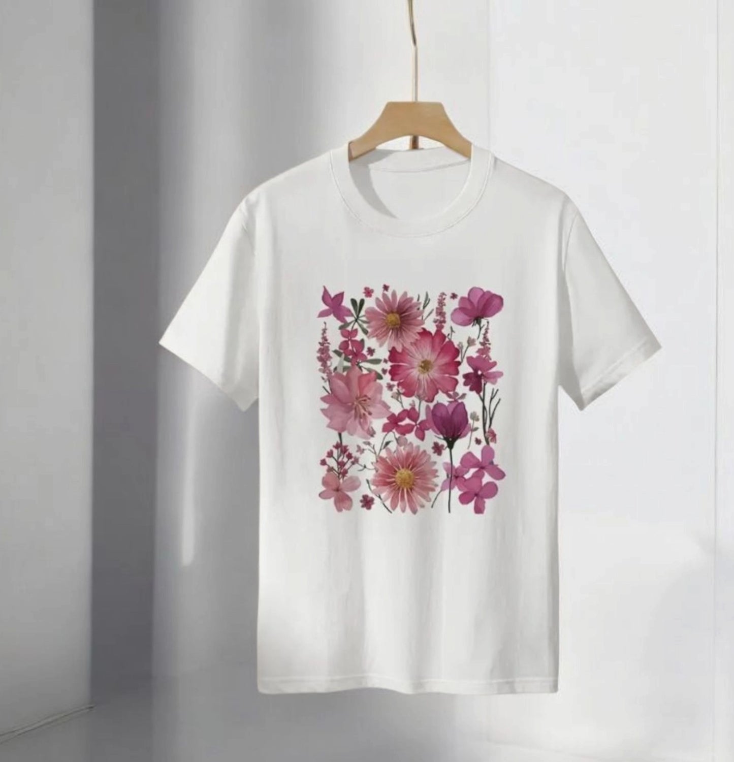 T-shirt floral blanc et rose